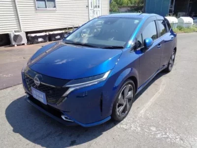 Nissan AURA