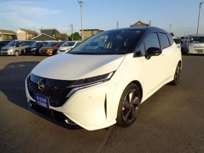 Nissan AURA