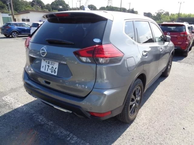 Nissan X-TRAIL
