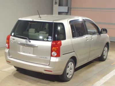 Toyota RAUM