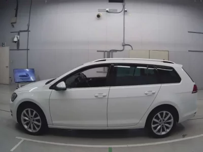 Volkswagen GOLF VARIANT