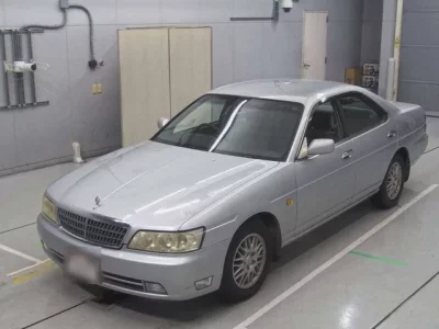 Nissan LAUREL