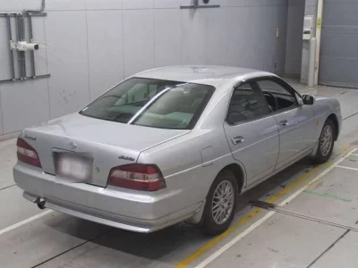Nissan LAUREL