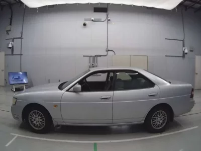 Nissan LAUREL