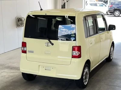 Toyota PIXIS SPACE
