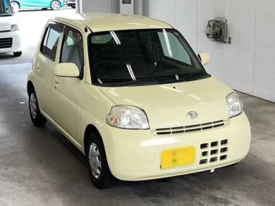 Daihatsu Esse