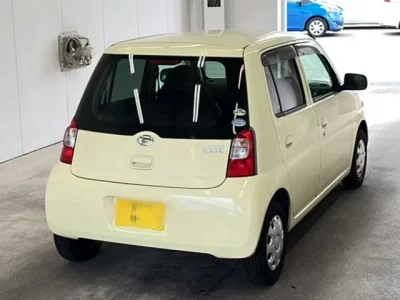 Daihatsu Esse