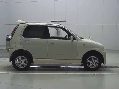 Daihatsu TERIOS KID