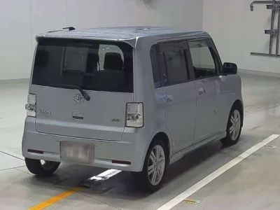 Toyota PIXIS SPACE