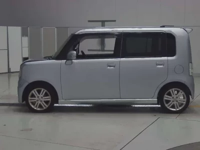Toyota PIXIS SPACE