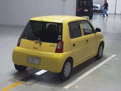Daihatsu Esse