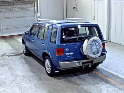 Nissan RASHEEN