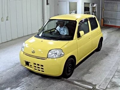 Daihatsu Esse