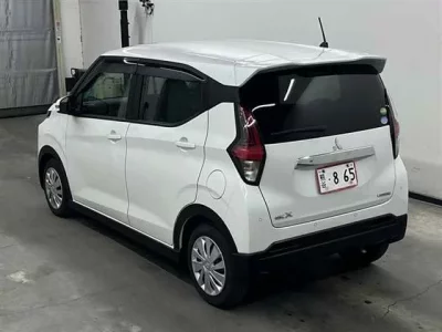 Mitsubishi EK X