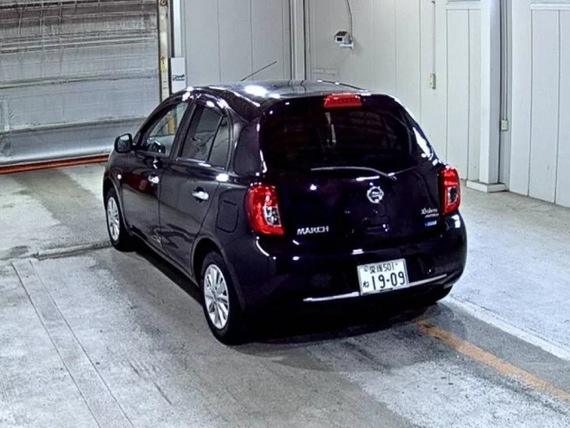 Nissan MARCH