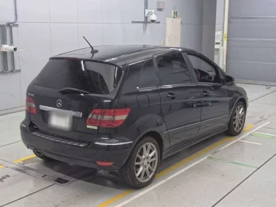 Mercedes-Benz B CLASS
