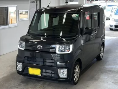 Toyota PIXIS MEGA