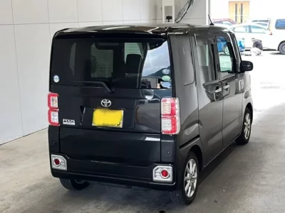 Toyota PIXIS MEGA