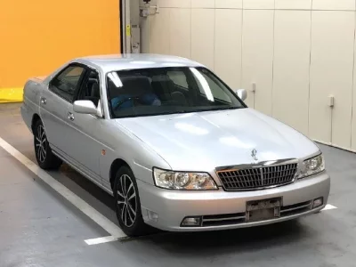 Nissan LAUREL