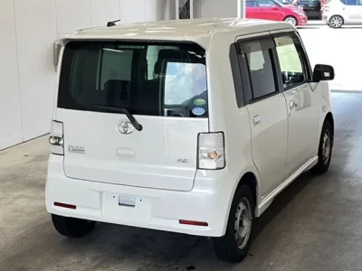 Toyota PIXIS SPACE