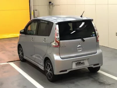Mitsubishi EK CUSTOM