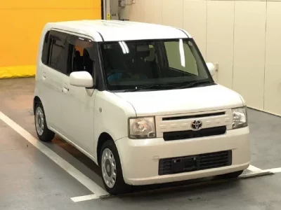 Toyota PIXIS SPACE
