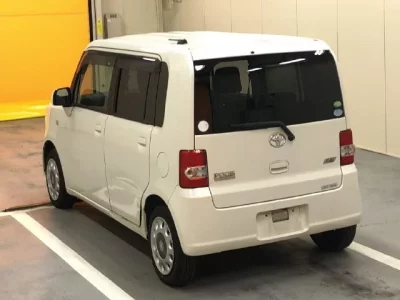 Toyota PIXIS SPACE