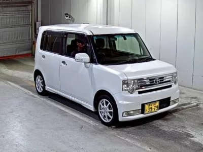 Toyota PIXIS SPACE