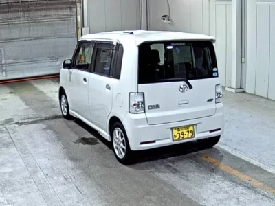 Toyota PIXIS SPACE
