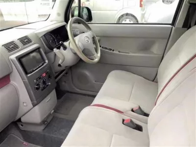 Toyota PIXIS SPACE