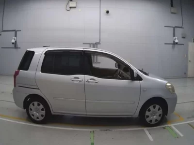 Toyota RAUM
