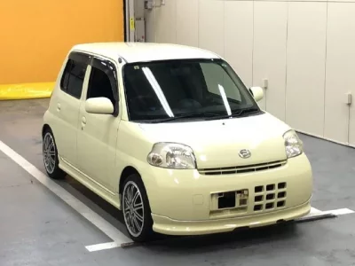 Daihatsu Esse