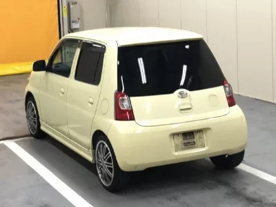 Daihatsu Esse