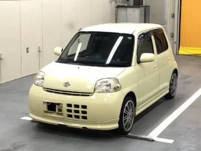 Daihatsu Esse