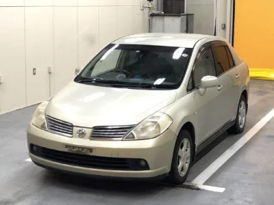 Nissan TIIDA LATIO