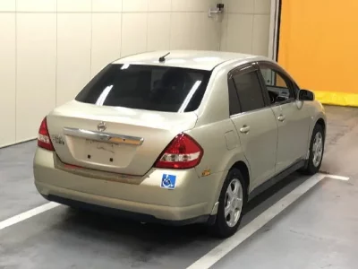 Nissan TIIDA LATIO
