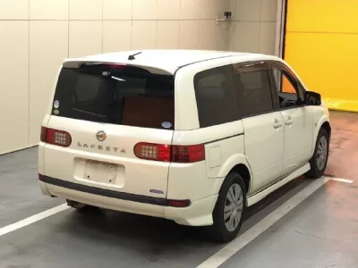 Nissan LAFESTA