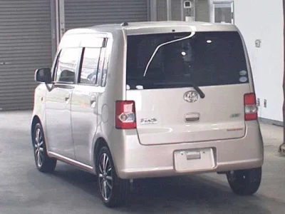 Toyota PIXIS SPACE