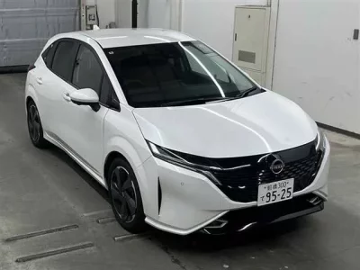 Nissan AURA