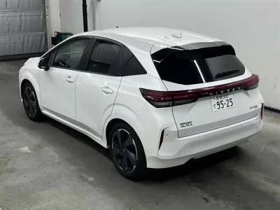 Nissan AURA