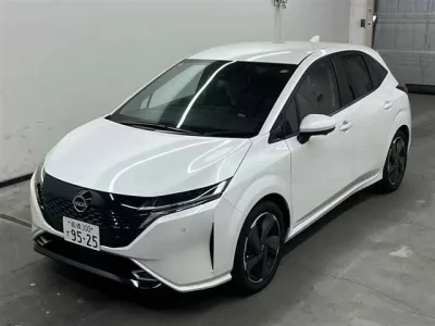 Nissan AURA
