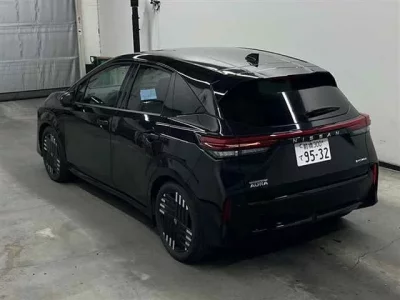 Nissan AURA