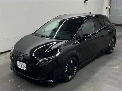 Nissan AURA