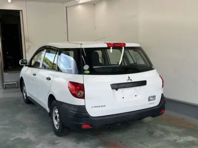 Mitsubishi LANCER VAN