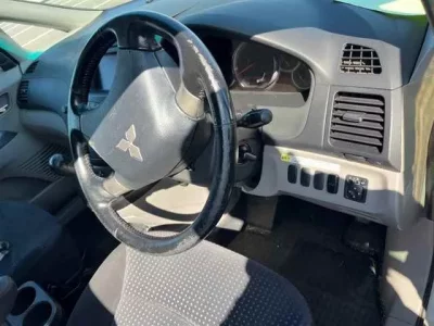 Mitsubishi GRANDIS