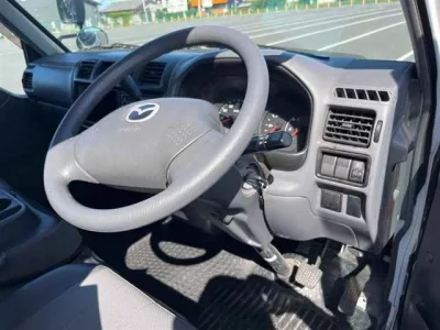 Mazda BONGO VAN