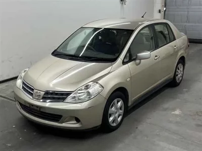 Nissan TIIDA LATIO