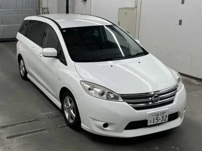 Nissan LAFESTA