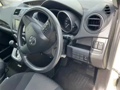 Nissan LAFESTA