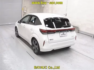 Nissan AURA